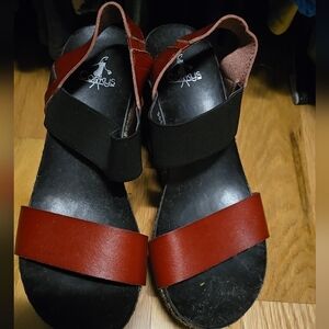 Houndstooth wedge sandals